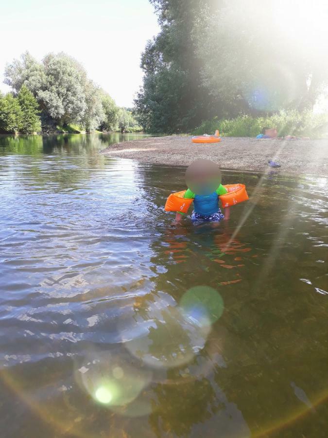 Gite Aux Lauriers Lacroix-sur-Meuse Eksteriør billede